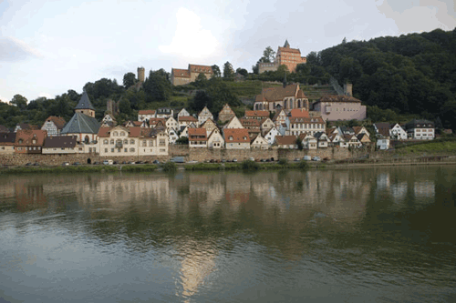 Cittadina sulle sponde del fiume Reno